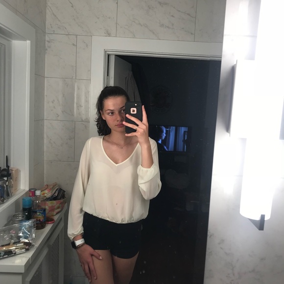 Long sleeve cream colored Tobi blouse - Picture 2 of 4